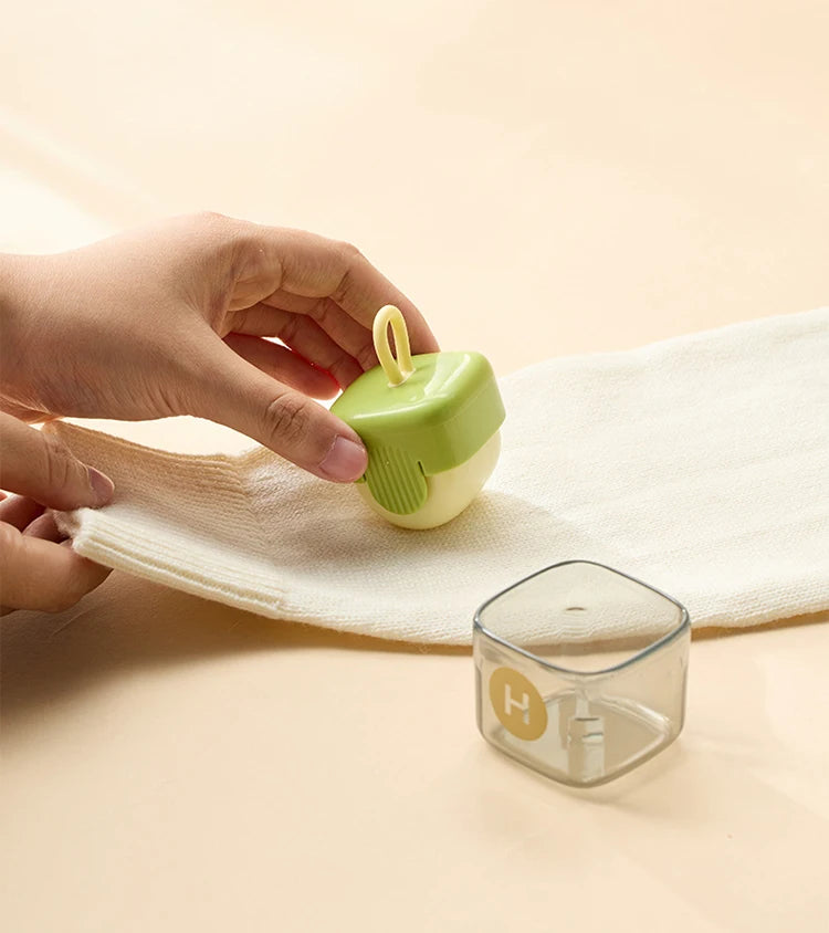 Portable Washable Lint Remover Brush
